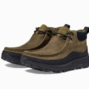 NWOB Clarks ATL TK Wall BT GORE Boots Size 13